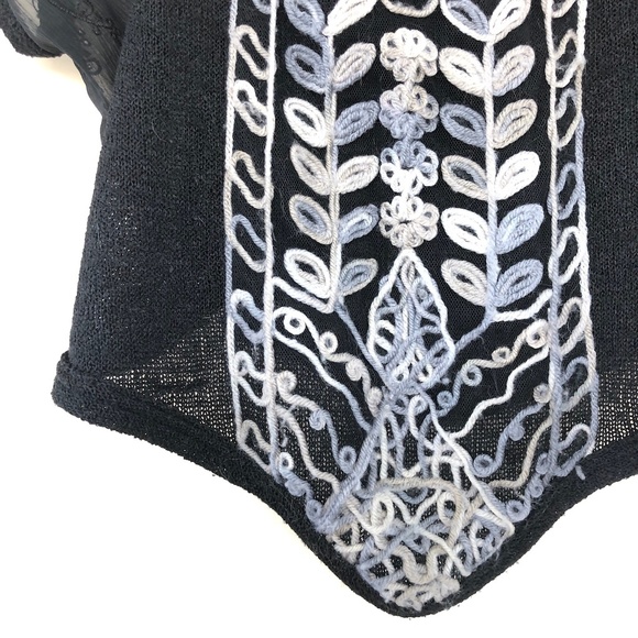 Vintage Embroidered Top - Picture 2 of 3